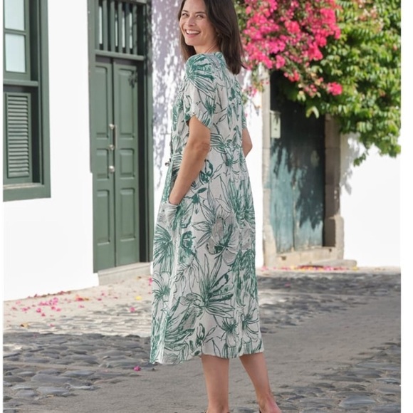 WoolOvers button through linen dress sketched linear floral pattern 14 - Picture 3 of 9